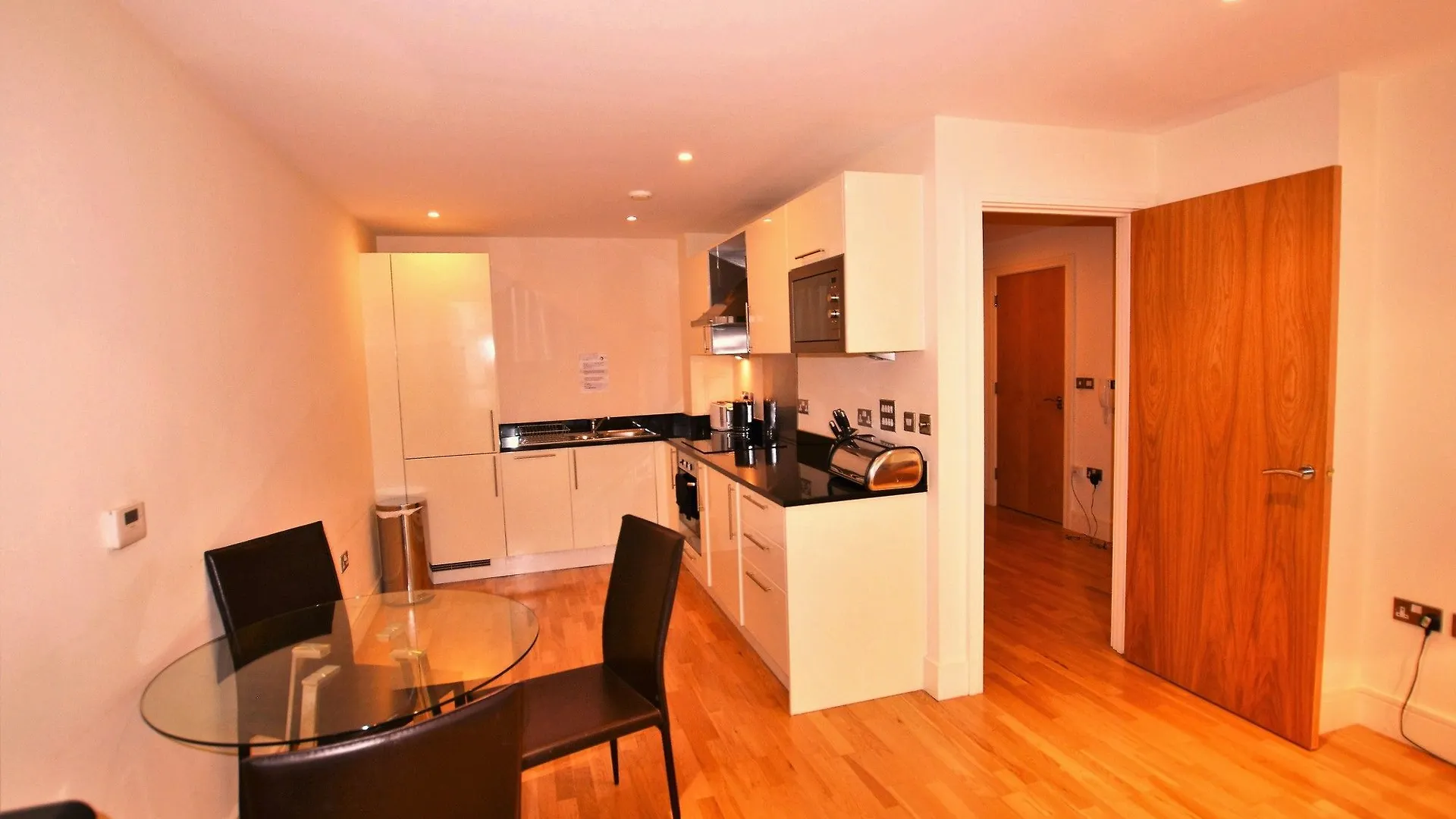 Zen Apartments - London City Airport